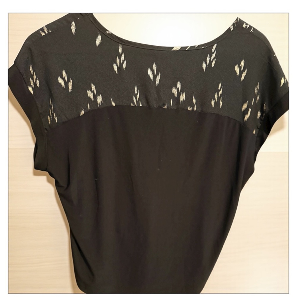 Large V neck pullover blouse black & Gold Accents - Picture 5 of 6